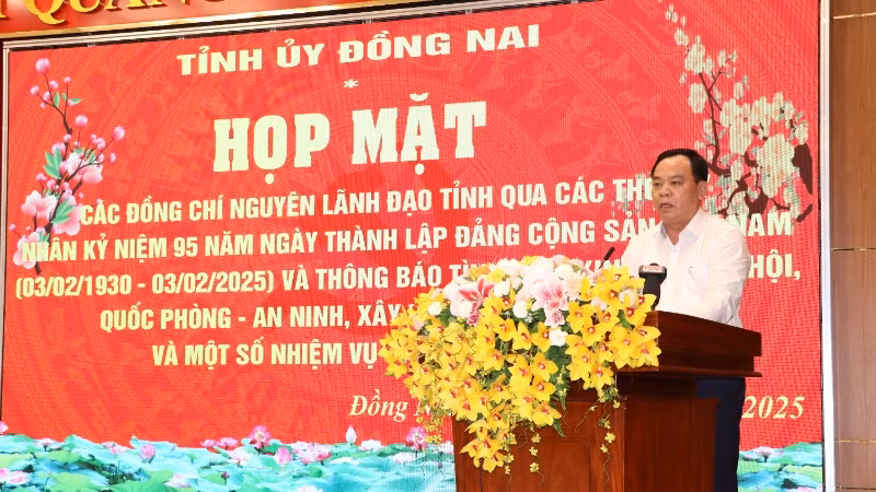 Phó Bí thư Tỉnh ủy, Chủ tịch Ủy ban nhân dân tỉnh Đồng Nai Võ Tấn Đức phát biểu tại buổi họp mặt.