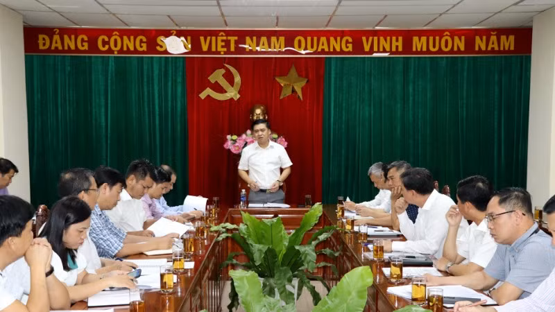 Phó Chủ tịch Ủy ban nhân dân tỉnh Hồ Văn Hà phát biểu tại buổi làm việc. Phó Chủ tịch Ủy ban nhân dân tỉnh Hồ Văn Hà phát biểu tại buổi làm việc.