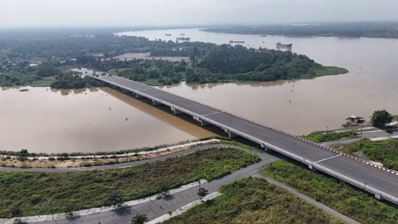 Cầu Vam Cái Sứt cơ bản hoàn thành nhưng đứng trước nguy cơ lãng phí do không có đường kết nối.