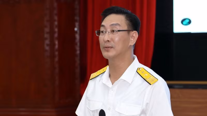 Chi cục trưởng Chi cục Thuế khu vực XV Đoàn Minh Dũng trả lời ý kiến của doanh nghiệp.