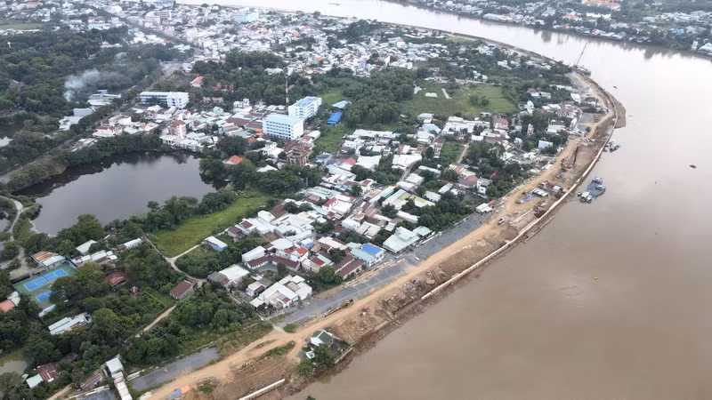 Hai dự án xây dựng đường, kè sông Đồng Nai có điểm đầu tại mố A cầu Hóa An, thành phố Biên Hòa, điểm cuối tại khu vực giáp ranh huyện Vĩnh Cửu.