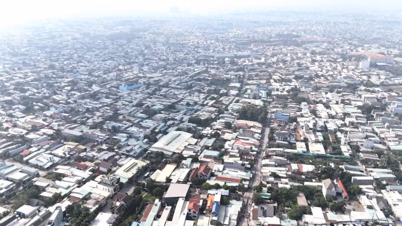 Nhà cửa xây dựng lộn xộn, tự phát ở phường Trảng Dài, thành phố Biên Hòa.