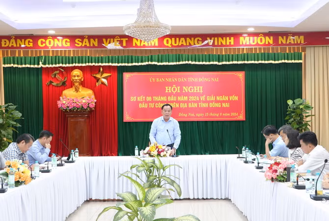 Phó Bí thư Tỉnh ủy, Quyền Chủ tịch Ủy ban nhân dân tỉnh Đồng Nai Võ Tấn Đức phát biểu tại buổi làm việc.