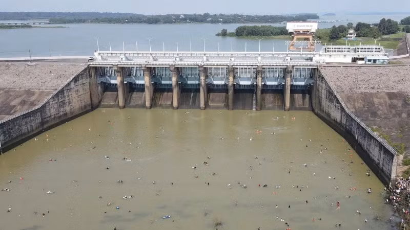 Hồ thủy điện Trị An. 