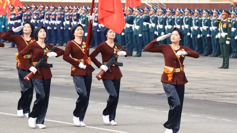 Khối nữ dân quân miền bắc.