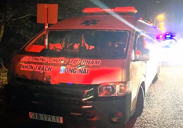 Xe ô-tô của các đối tượng sử dụng có dòng chữ "CLB phòng chống tội phạm Nhơn Trạch - Đồng Nai".