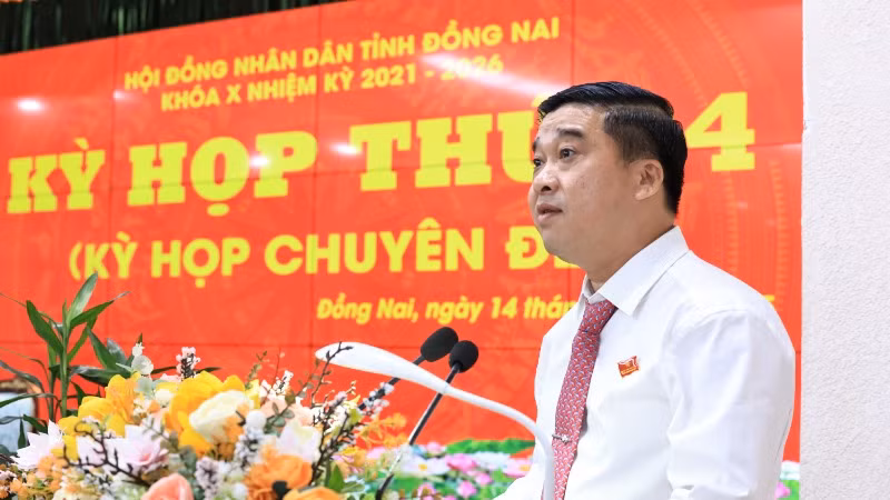 Tân Phó Chủ tịch Ủy ban nhân dân tỉnh Đồng Nai Hồ Văn Hà phát biểu nhận nhiệm vụ.