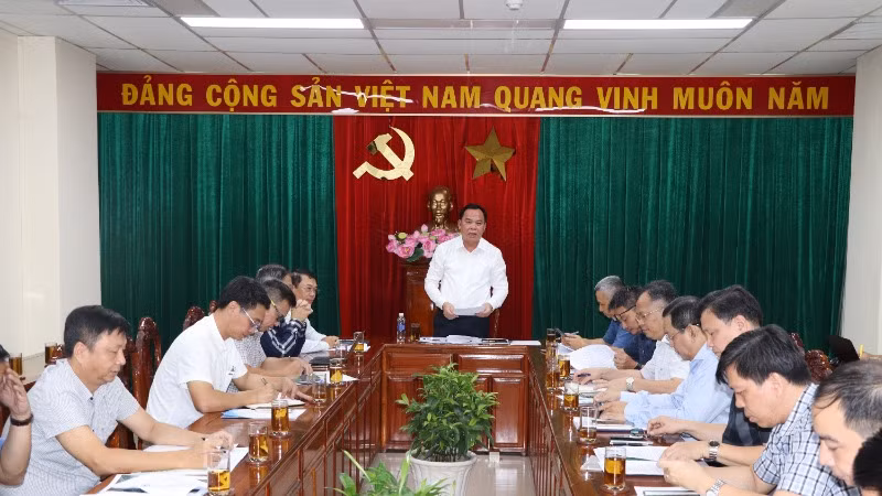 Quang cảnh buổi làm việc.