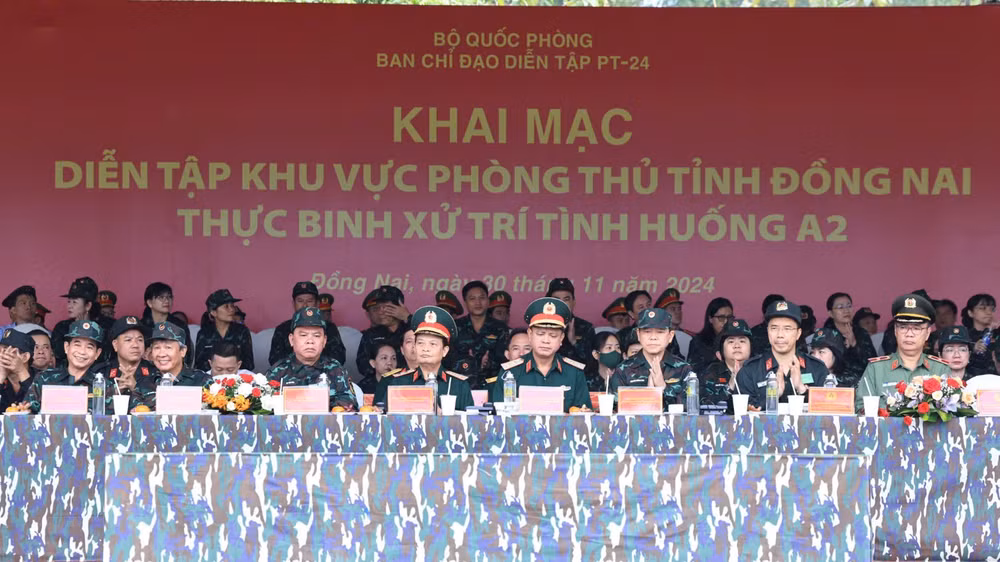 Lãnh đạo Quân khu 7 và tỉnh Đồng Nai tham dự và chỉ đạo khai mạc diễn tập khu vực phòng thủ tỉnh năm 2024.