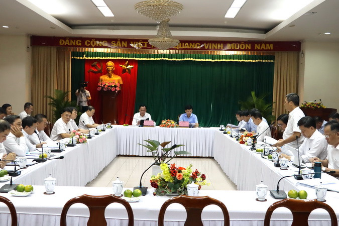 Quang cảnh buổi làm việc.