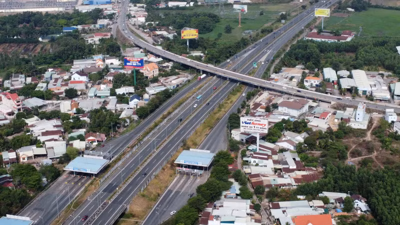Đường cao tốc Thành phố Hồ Chí Minh - Long Thành - Dầu Giây, đoạn qua địa bàn huyện Long Thành.