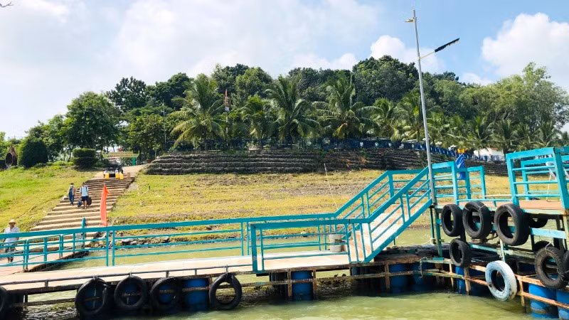 Bến thủy nội địa đảo Ó.