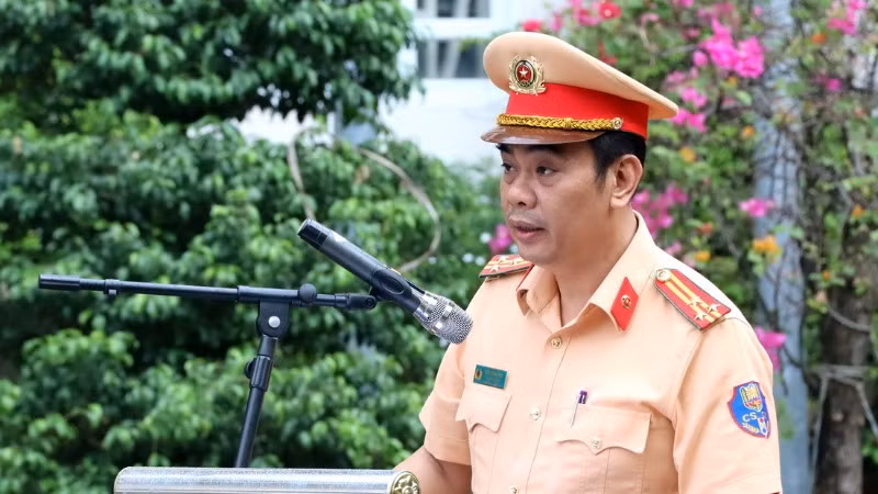 Thượng tá Trần Trọng Thủy, Trưởng Phòng Cảnh sát giao thông Công an tỉnh Đồng Nai phát lệnh ra quân thực hiện cao điểm.