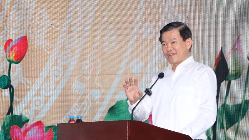 Bí thư Tỉnh ủy Đồng Nai Nguyễn Hồng Lĩnh phát biểu tại buổi đối thoại.