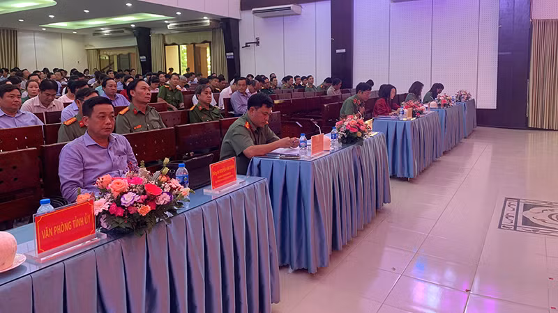 Quang cảnh hội nghị.