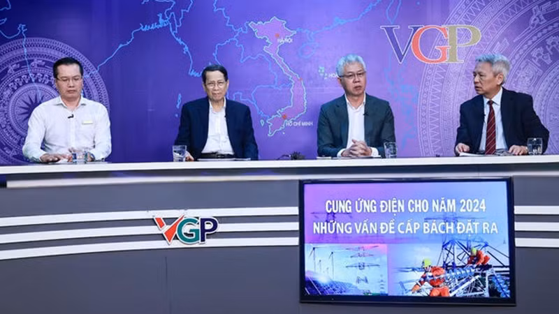 Các đại biểu tham dự tọa đàm.