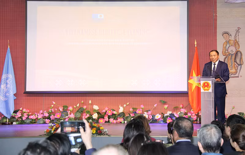 Bộ trưởng Nguyễn Văn Hùng khẳng định, Việt Nam sẵn sàng trao đổi, chia sẻ kinh nghiệm, chuyên môn cùng các quốc gia trên thế giới để đẩy mạnh công tác bảo tồn, phát huy giá trị hệ thống các di sản thế giới không chỉ trong khu vực mà trên toàn thế giới. (Ảnh: KHẢI HOÀN)