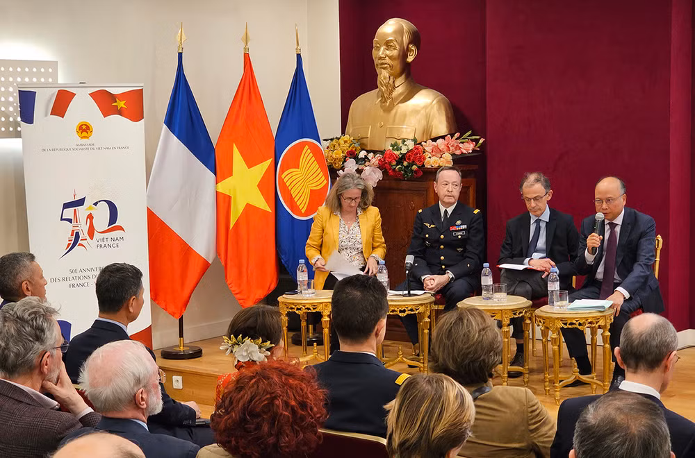 Hội thảo được tổ chức nhân dịp kỷ niệm 50 năm thiết lập quan hệ ngoại giao và 10 năm đối tác chiến lược Việt Nam-Pháp.