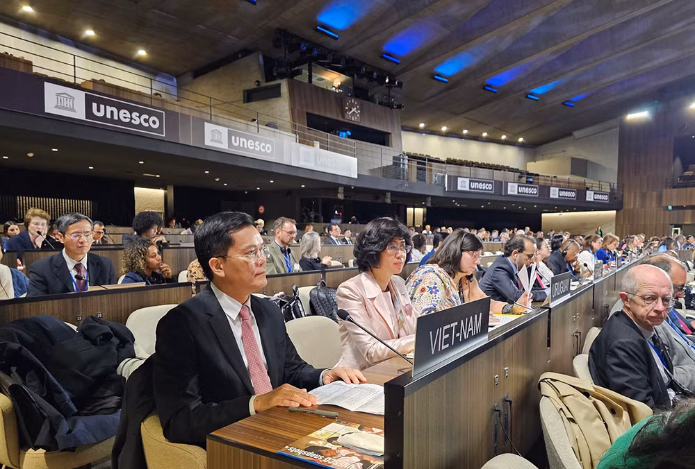 Thứ trưởng Ngoại giao Hà Kim Ngọc phát biểu tại phiên khai mạc. (Ảnh: MINH DUY)