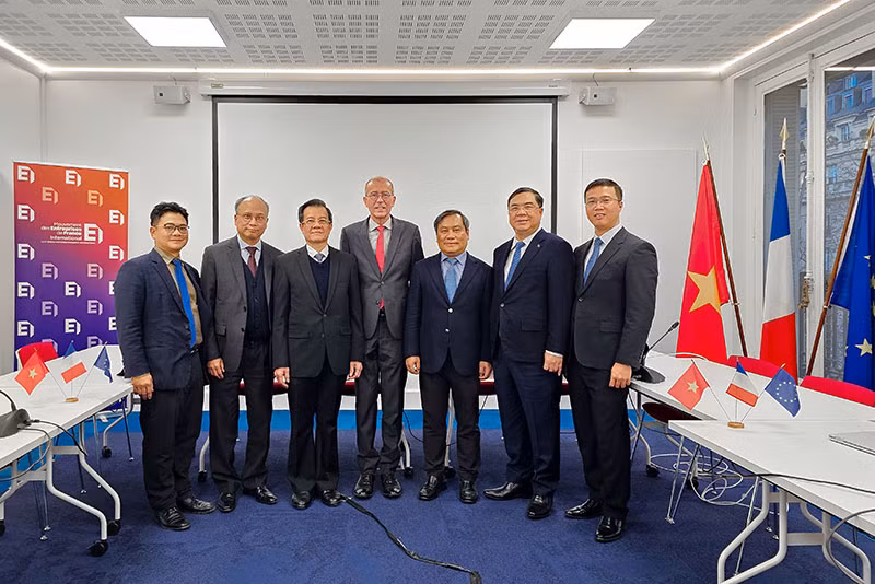 Lãnh đạo ba tỉnh và MEDEF tin tưởng rằng hợp tác giữa hai bên sẽ được tăng cường trong thời gian tới. (Ảnh: KHẢI HOÀN)