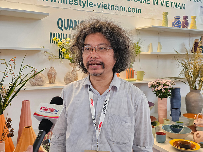 Ông Lê Bá Ngọc cho biết: Vietcraft có 900 doanh nghiệp thành viên nhưng chỉ có 10 doanh nghiệp xuất sắc được lựa chọn giới thiệu tại triển lãm lần này.