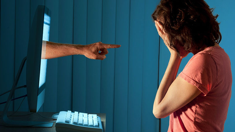 Bạo lực mạng có thể gây ra những hậu quả nghiêm trọng. (Ảnh minh họa)