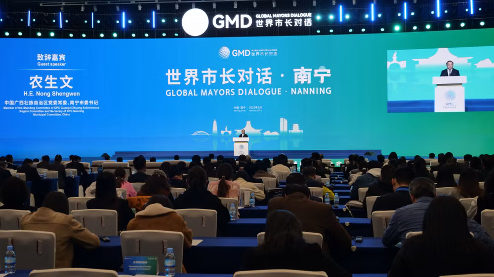 Ông Nông Văn Sinh, Bí thư Thành ủy Nam Ninh phát biểu tại Diễn đàn.