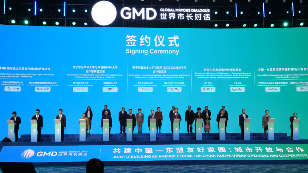 14 dự án giao lưu, hợp tác quy mô lớn được ký kết.