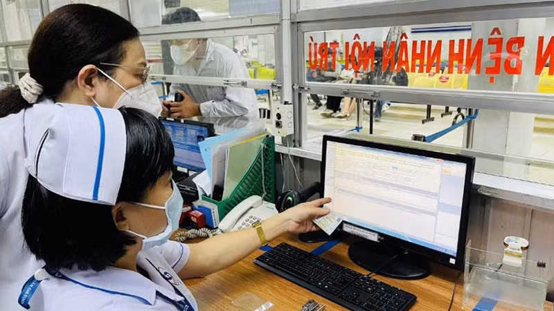 Tiếp nhận khám, chữa bệnh bảo hiểm y tế bằng căn cước công dân gắn chip tại Bệnh viện Nhân dân Gia Định, Thành phố Hồ Chí Minh. (Ảnh: Duy Tính)