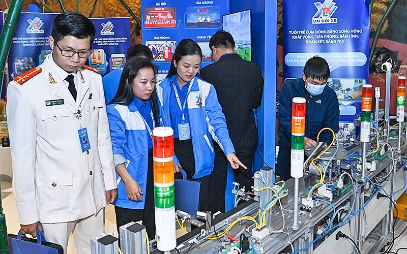 Gian trưng bày các sản phẩm sáng tạo của tuổi trẻ Cụm đồng bằng sông Hồng.