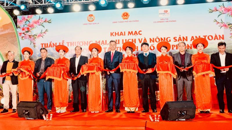 Khai mạc Tuần lễ thương mại, du lịch và nông sản an toàn tỉnh Sơn La tại Hải Phòng.