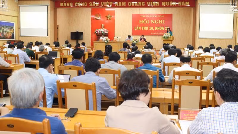 Quang cảnh Hội nghị lần thứ 10, Tỉnh ủy Quảng Ngãi khóa 20.