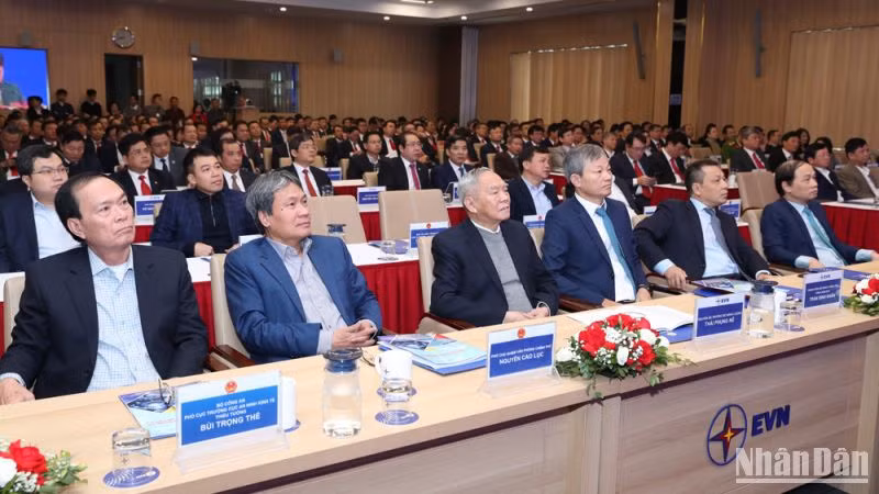 Các đại biểu tham dự hội nghị.