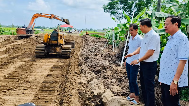 Phát triển giao thông, thủy lợi, chuyển đổi cây trồng trong nông nghiệp luôn được Huyện ủy Vĩnh Lợi (Bạc Liêu) quan tâm đúng mức.