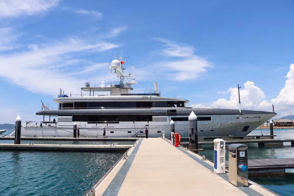 Du thuyền Atlas cập bến Ana Marina