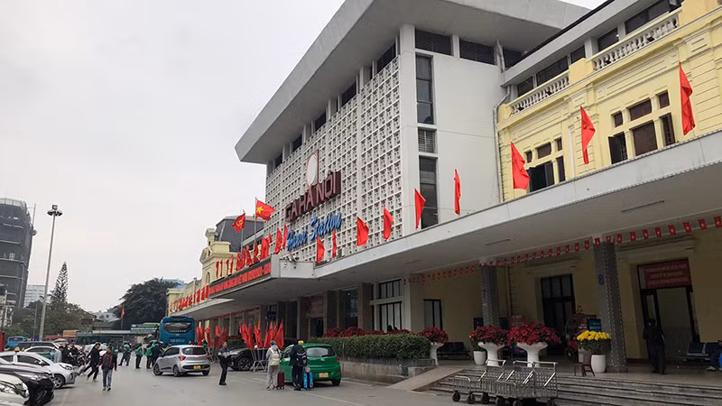 Ga Hà Nội ngày Tết.