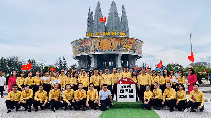 Chương trình sinh hoạt chính trị thực tế tại Trà Cổ (Móng Cái, Quảng Ninh) của Chi bộ Ngân hàng TMCP Bắc Á năm 2023 (trước khi được nâng cấp lên Đảng bộ bộ phận).