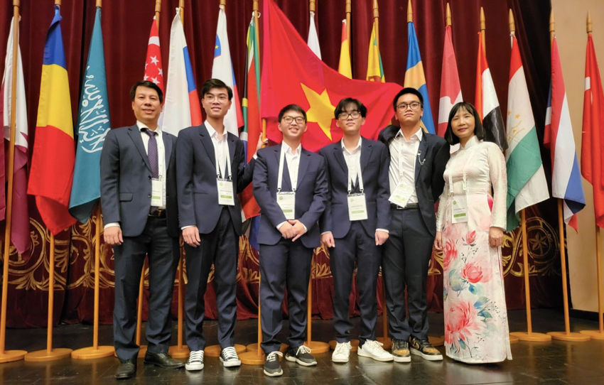 Đội tuyển quốc gia Việt Nam tại Olympic Sinh học quốc tế năm 2022.