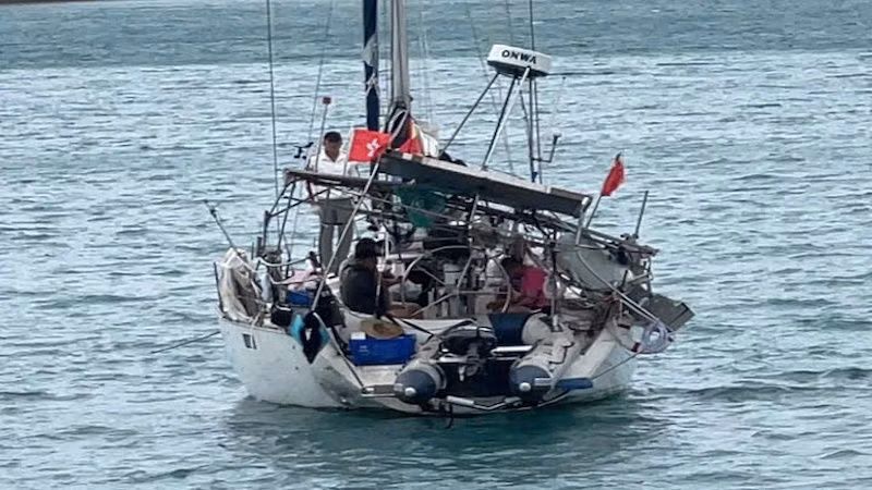 Tàu Quin Huang Dao của Trung Quốc bị hỏng trên vùng biển gần tỉnh Bình Thuận.