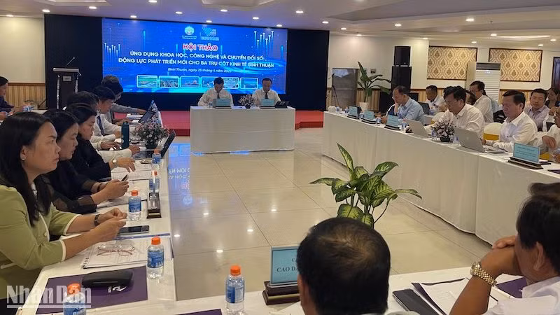 Các đại biểu tham gia hội thảo.