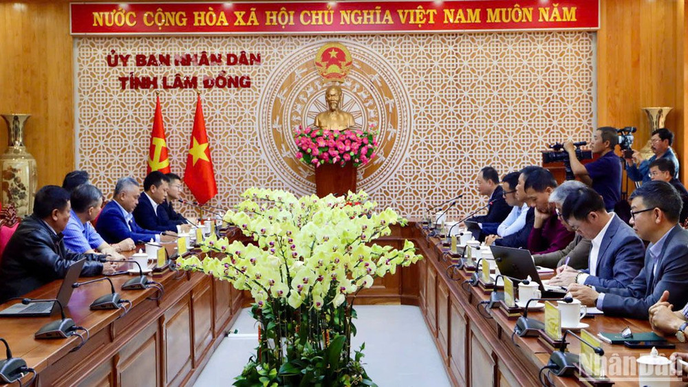 Quang cảnh buổi làm việc giữa lãnh đạo tỉnh Lâm Đồng và Đoàn công tác Cục 2 đường sắt Trung Quốc.