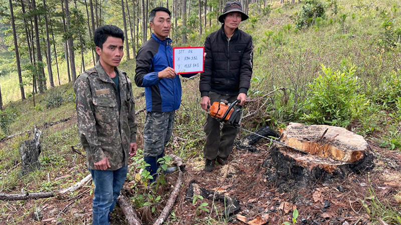 Ba đối tượng tại hiện trường.