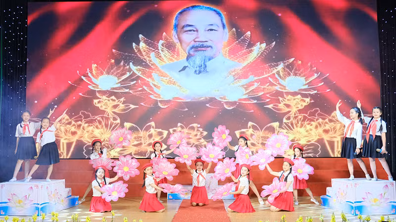 Các tiết mục chào mừng đại hội.