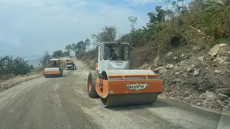 Quốc lộ 28B nối 2 tỉnh Lâm Đồng-Bình Thuận đang được các đơn vị gấp rút thi công.