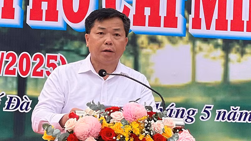 Phó cục trưởng Cục Lâm nghiệp và Kiểm lâm, Bộ Nông nghiệp và Môi trường Triệu Văn Lực phát biểu tại Lễ phát động trồng cây.