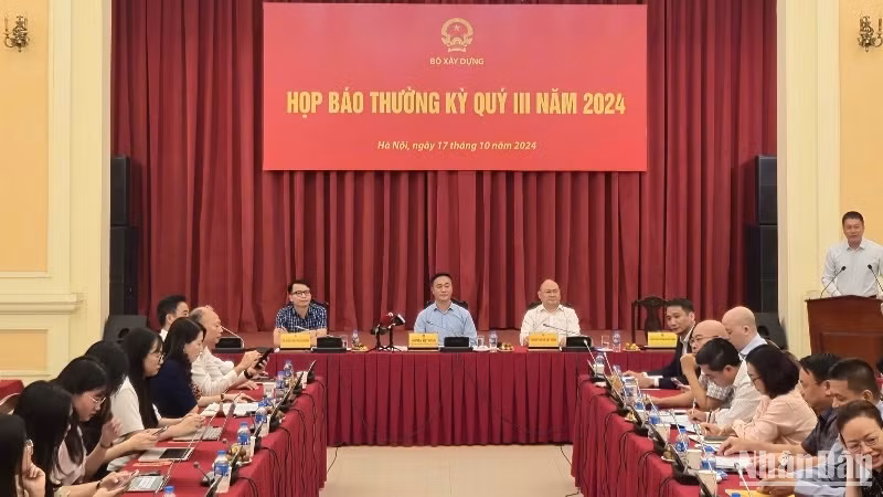 Quang cảnh buổi họp báo thường kỳ quý III/2024 của Bộ Xây dựng.
