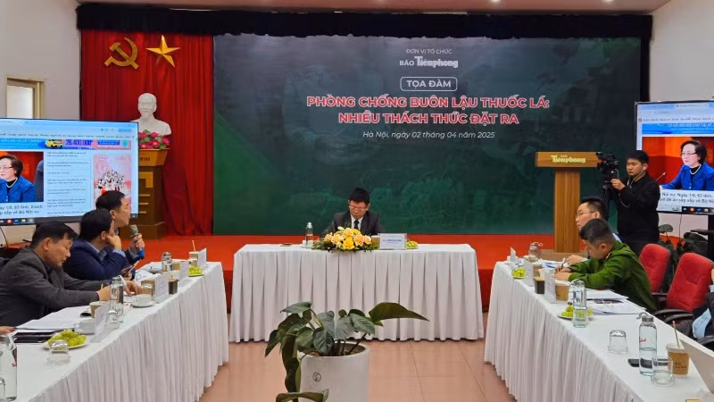 Quang cảnh tọa đàm.