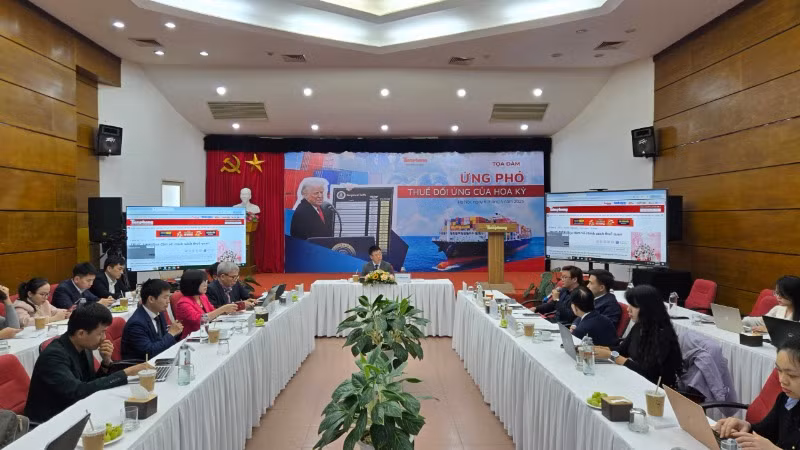 Quang cảnh tọa đàm.