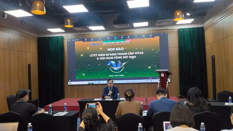 Toàn cảnh buổi họp báo của Vitas ngày 19/11 tại Hà Nội.
