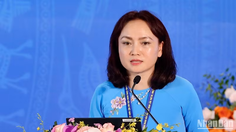 Chủ tịch Công đoàn Dầu khí Việt Nam Nghiêm Thùy Lan.